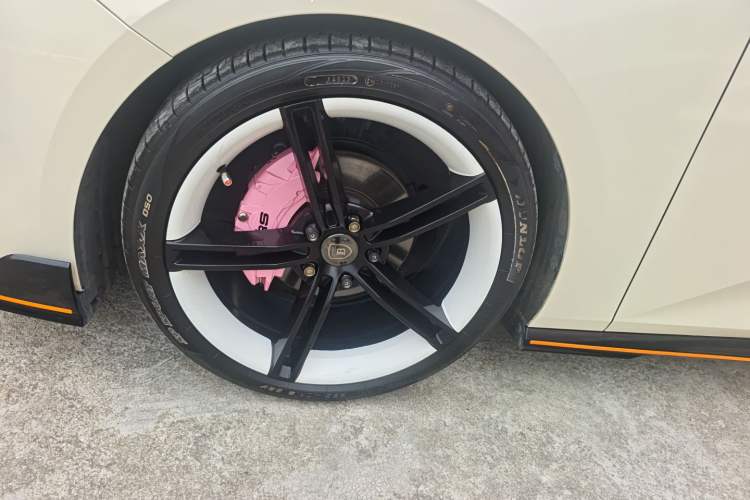 Used CHANGAN UNI-V 2023 1.5T Sport Edition Left Front Wheel Hub