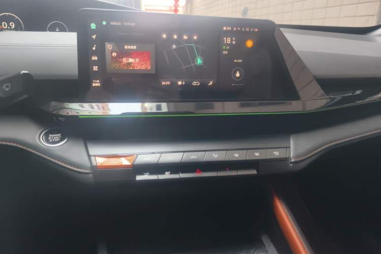 Used CHANGAN UNI-V 2022 1.5T Prestige Version Audio And AC Panel