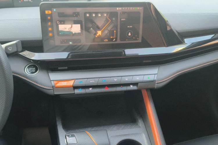 Used CHANGAN UNI-V 2022 1.5T Smart Navigation Version Audio And AC Panel