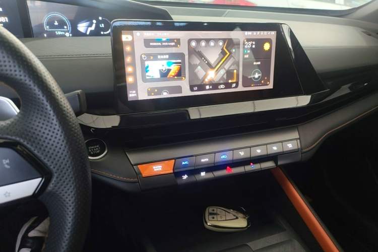 Used CHANGAN UNI-V 2022 1.5T Prestige Version Audio And AC Panel