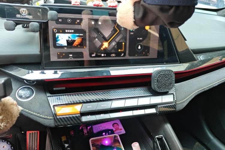 Used CHANGAN UNI-V 2022 1.5T Sport Edition Audio And AC Panel