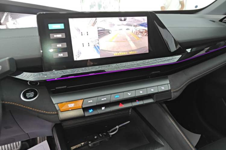 Used CHANGAN UNI-V 2022 1.5T Sport Edition Audio And AC Panel