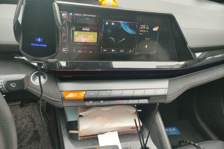 Used CHANGAN UNI-V 2022 1.5T Sport Edition Audio And AC Panel