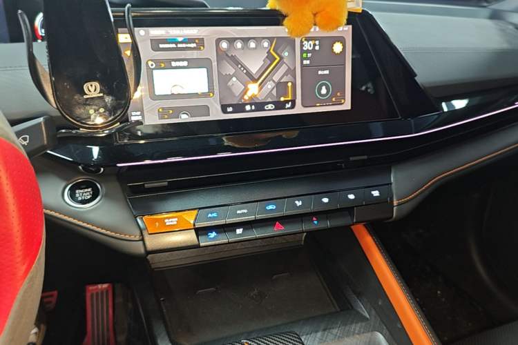 Used CHANGAN UNI-V 2022 1.5T Prestige Version Audio And AC Panel