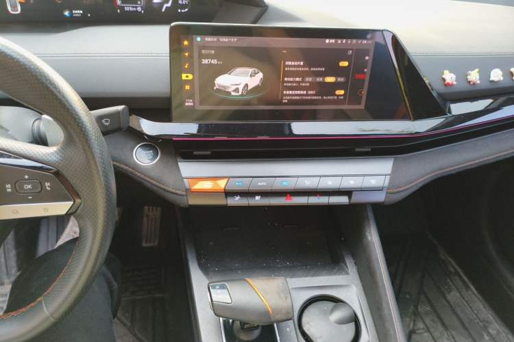 Used CHANGAN UNI-V 2022 1.5T Sport Edition Audio And AC Panel