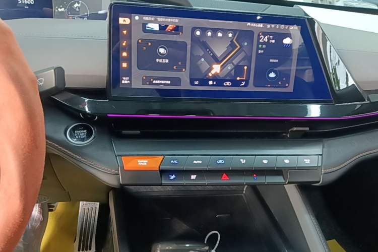 Used CHANGAN UNI-V 2022 1.5T Prestige Version Audio And AC Panel