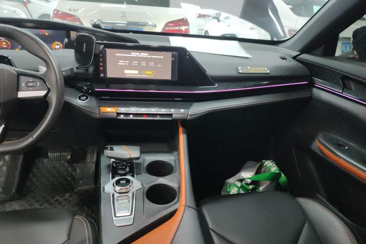 Used CHANGAN UNI-V 2022 1.5T Prestige Version Audio And AC Panel