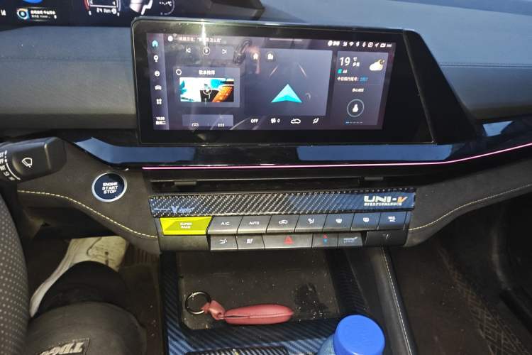 Used CHANGAN UNI-V 2022 1.5T Sport Edition Audio And AC Panel
