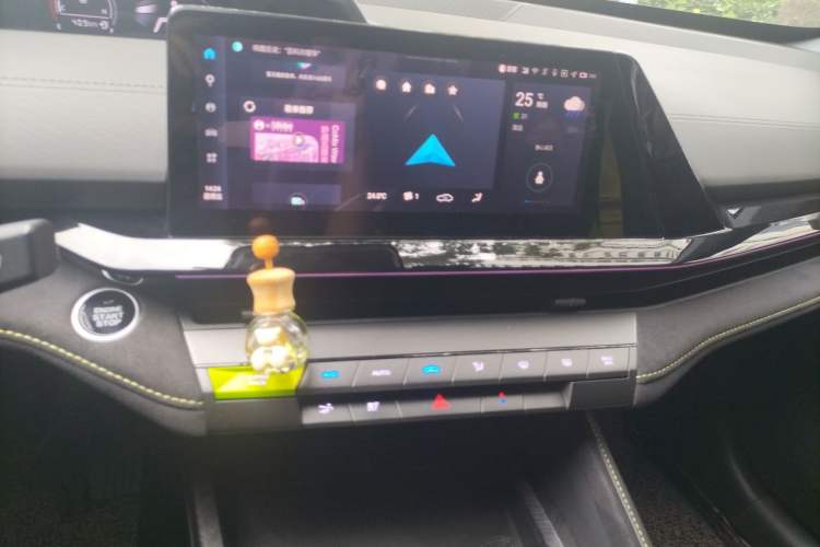 Used CHANGAN UNI-V 2022 1.5T Excellence Model Audio And AC Panel
