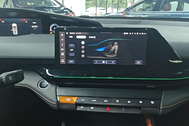 Used CHANGAN UNI-V 2022 1.5T Prestige Version Audio And AC Panel