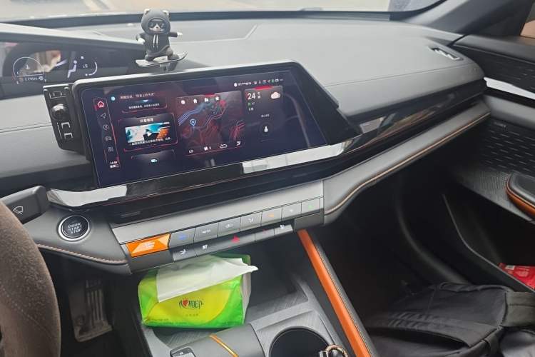 Used CHANGAN UNI-V 2022 1.5T Smart Navigation Version Audio And AC Panel