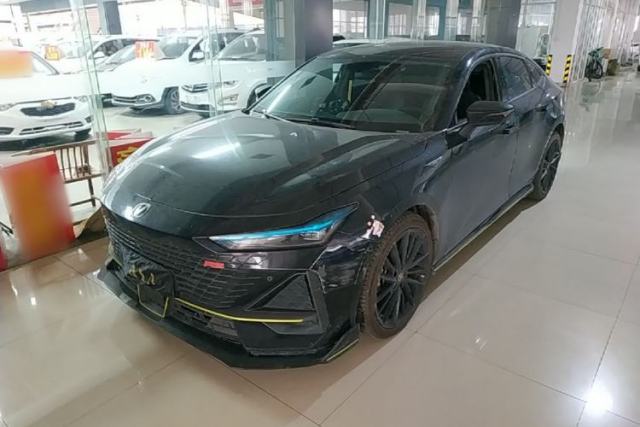 Used CHANGAN UNI-V 2022 1.5T Sport Edition