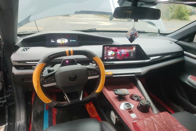 Used CHANGAN UNI-V 2022 1.5T Prestige Version Center Console