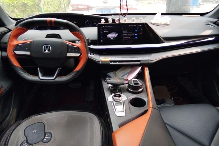 Used CHANGAN UNI-V 2022 1.5T Prestige Version Center Console