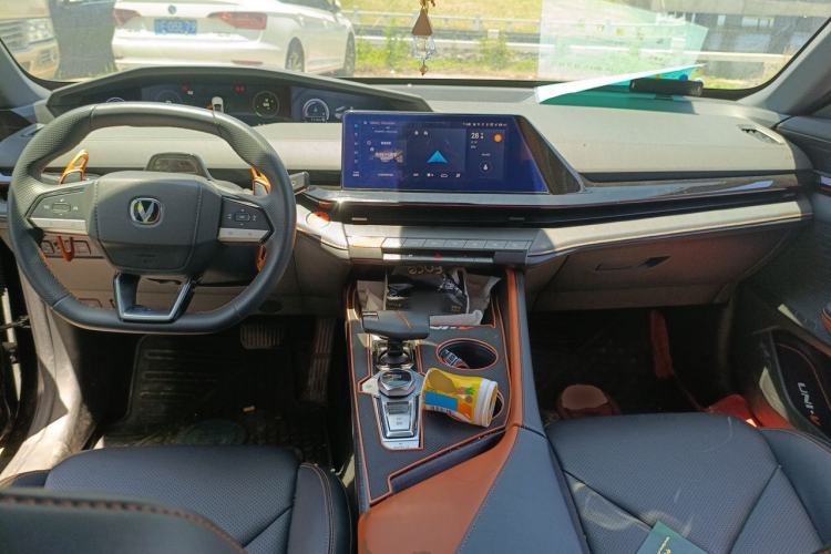 Used CHANGAN UNI-V 2022 1.5T Sport Edition Center Console