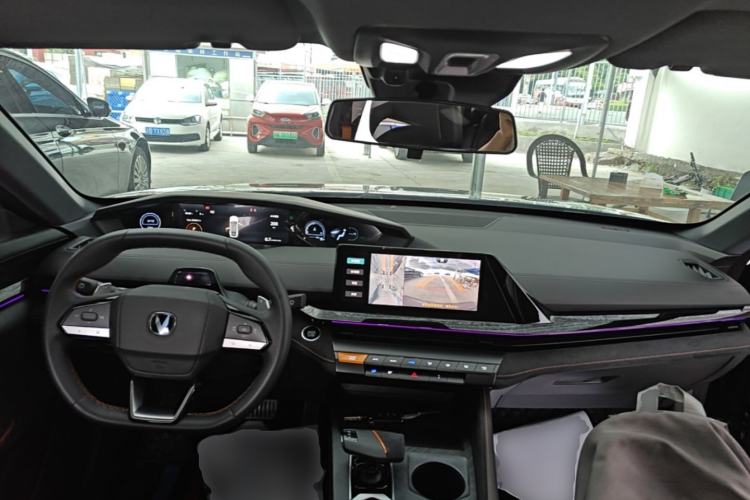 Used CHANGAN UNI-V 2022 1.5T Sport Edition Center Console