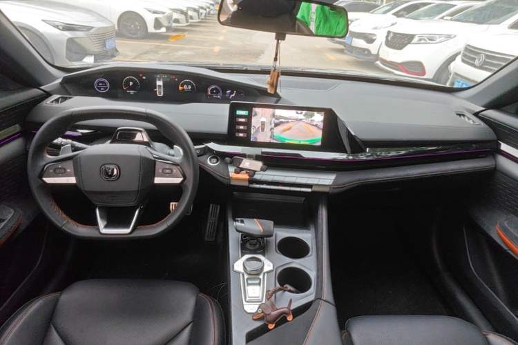 Used CHANGAN UNI-V 2022 1.5T Sport Edition Center Console