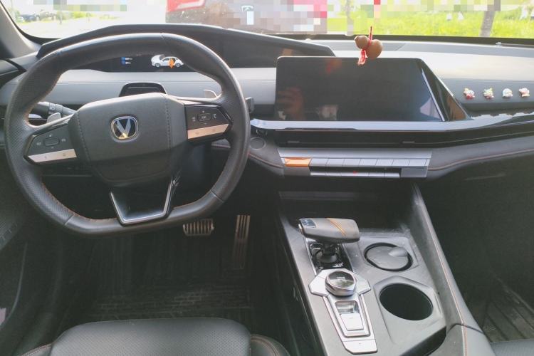Used CHANGAN UNI-V 2022 1.5T Sport Edition Center Console