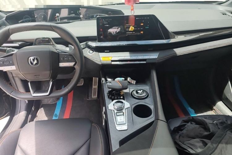 Used CHANGAN UNI-V 2022 1.5T Sport Edition Center Console