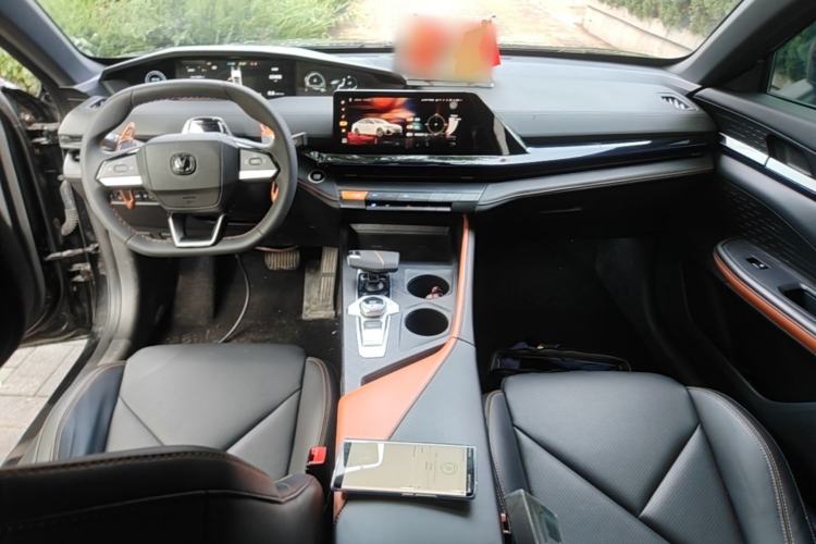 Used CHANGAN UNI-V 2022 1.5T Prestige Version Center Console