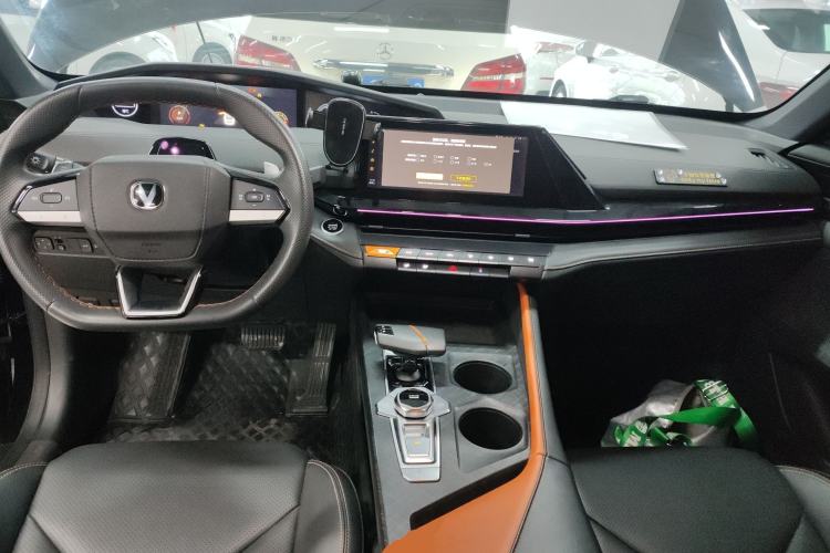 Used CHANGAN UNI-V 2022 1.5T Prestige Version Center Console