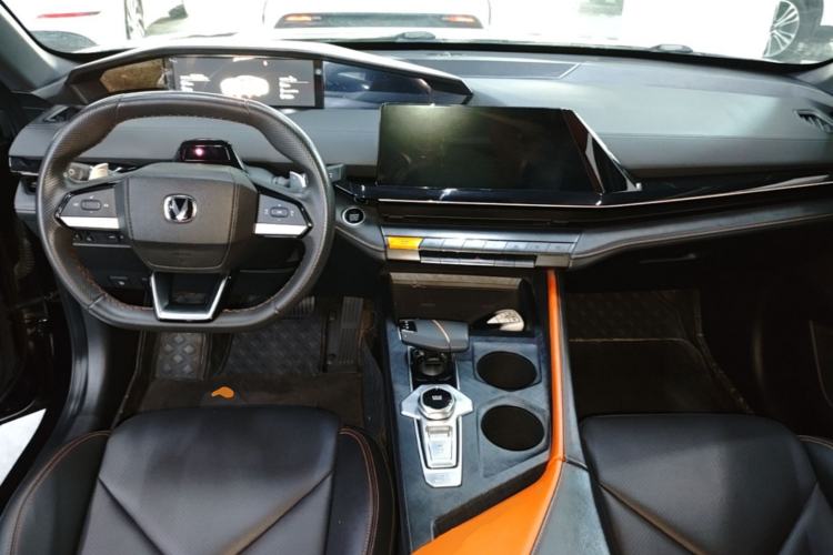 Used CHANGAN UNI-V 2022 1.5T Prestige Version Center Console