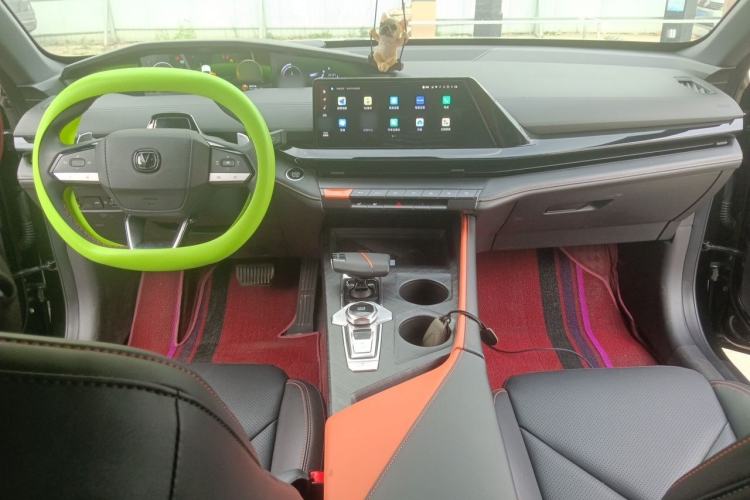 Used CHANGAN UNI-V 2022 1.5T Prestige Version Center Console