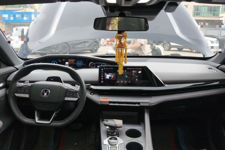 Used CHANGAN UNI-V 2022 1.5T Smart Navigation Version Center Console