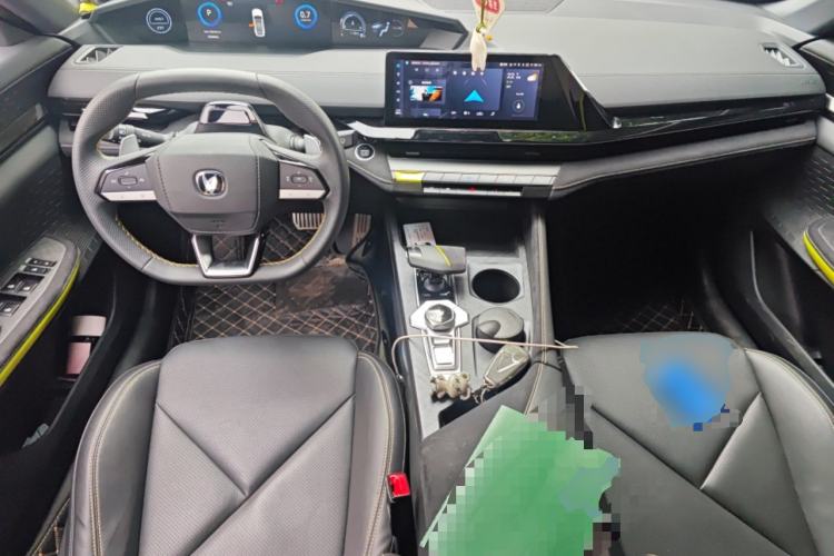 Used CHANGAN UNI-V 2022 1.5T Sport Edition Center Console