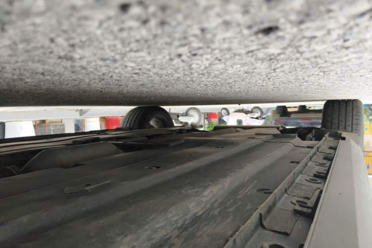 Used CHANGAN UNI-V 2022 1.5T Smart Navigation Version Chassis Front Right