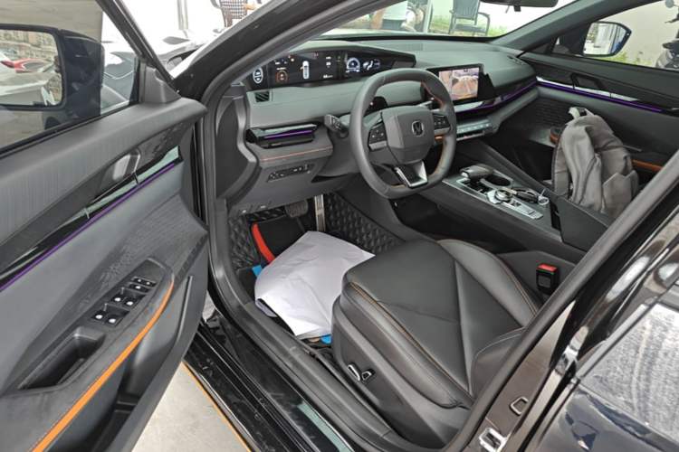 Used CHANGAN UNI-V 2022 1.5T Sport Edition Driver Seat
