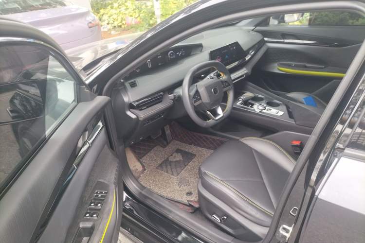 Used CHANGAN UNI-V 2022 1.5T Excellence Model Driver Seat