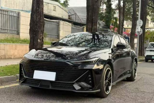 Used CHANGAN UNI-V 2022 1.5T Prestige Version