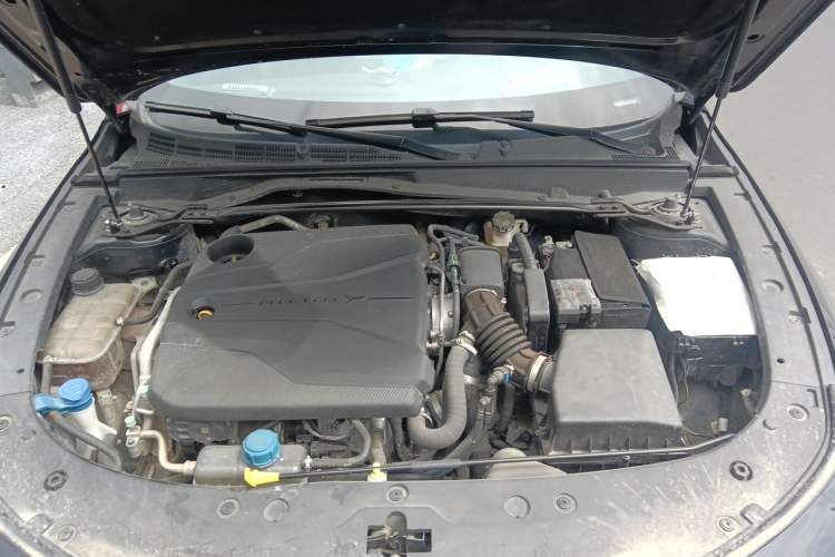 Used CHANGAN UNI-V 2022 1.5T Sport Edition Engine Bay