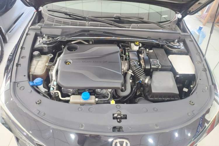 Used CHANGAN UNI-V 2022 1.5T Prestige Version Engine Bay