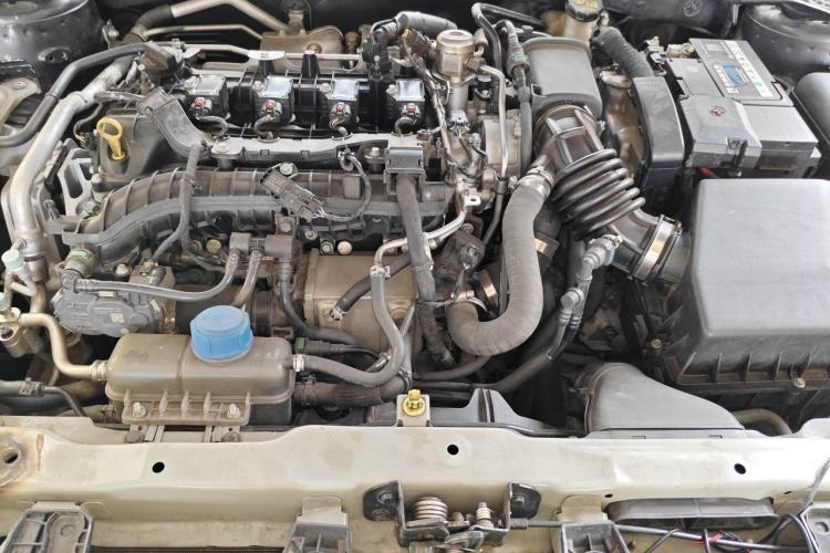 Used CHANGAN UNI-V 2022 1.5T Sport Edition Engine Bay