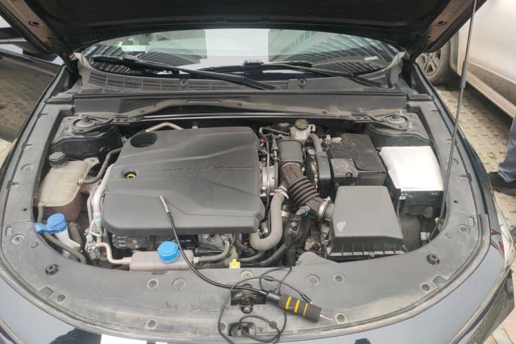 Used CHANGAN UNI-V 2022 1.5T Prestige Version Engine Bay