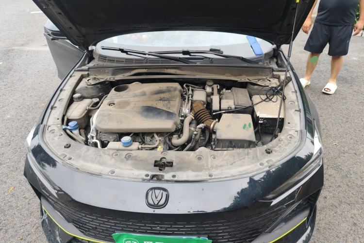 Used CHANGAN UNI-V 2022 1.5T Sport Edition Engine Bay