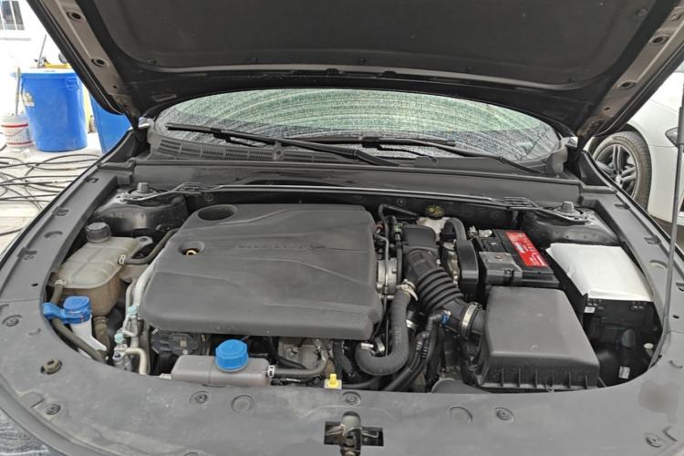 Used CHANGAN UNI-V 2022 1.5T Sport Edition Engine Bay