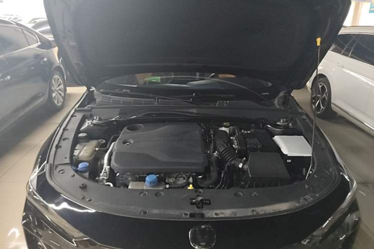 Used CHANGAN UNI-V 2022 1.5T Prestige Version Engine Bay