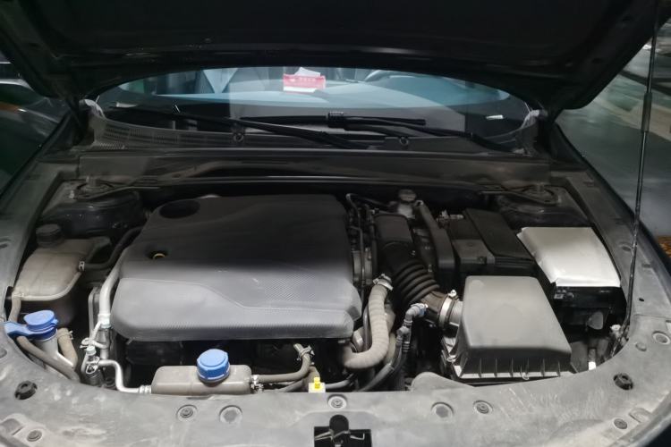Used CHANGAN UNI-V 2022 1.5T Prestige Version Engine Bay