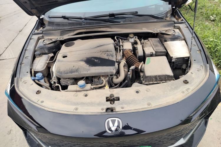 Used CHANGAN UNI-V 2022 1.5T Prestige Version Engine Bay