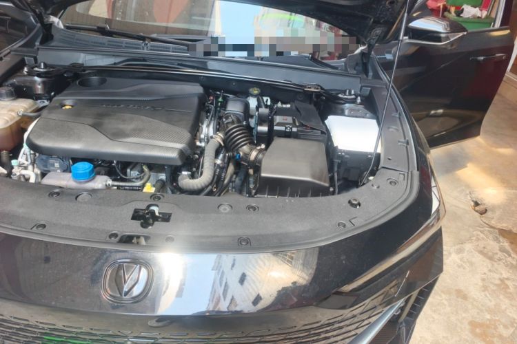 Used CHANGAN UNI-V 2022 1.5T Prestige Version Engine Bay Left