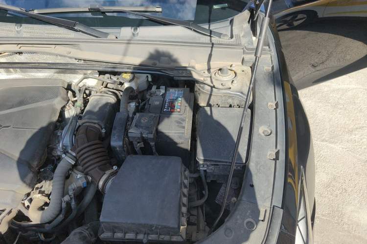 Used CHANGAN UNI-V 2022 1.5T Sport Edition Engine Bay Left