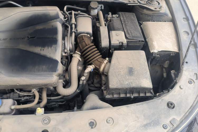 Used CHANGAN UNI-V 2022 1.5T Sport Edition Engine Bay Left