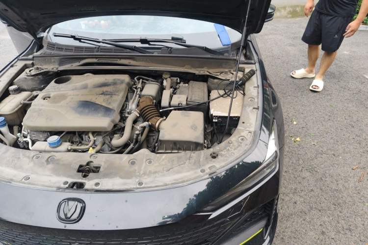 Used CHANGAN UNI-V 2022 1.5T Sport Edition Engine Bay Left