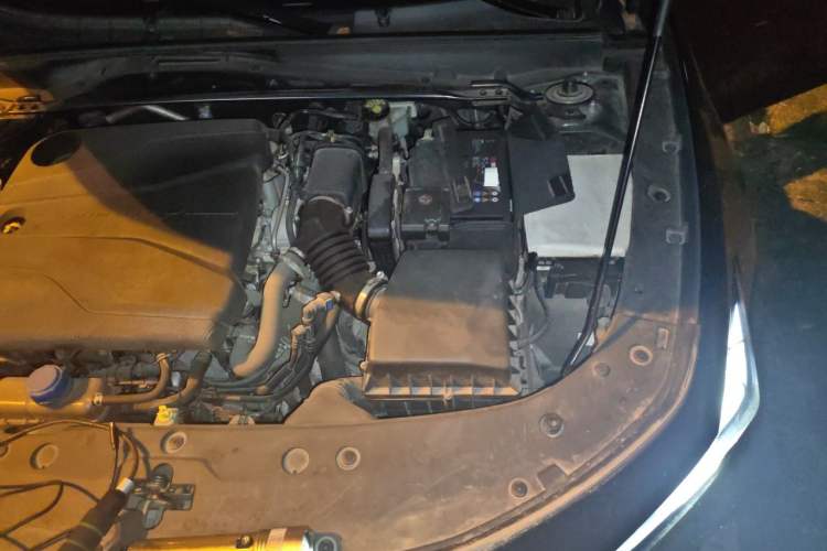 Used CHANGAN UNI-V 2022 1.5T Sport Edition Engine Bay Left