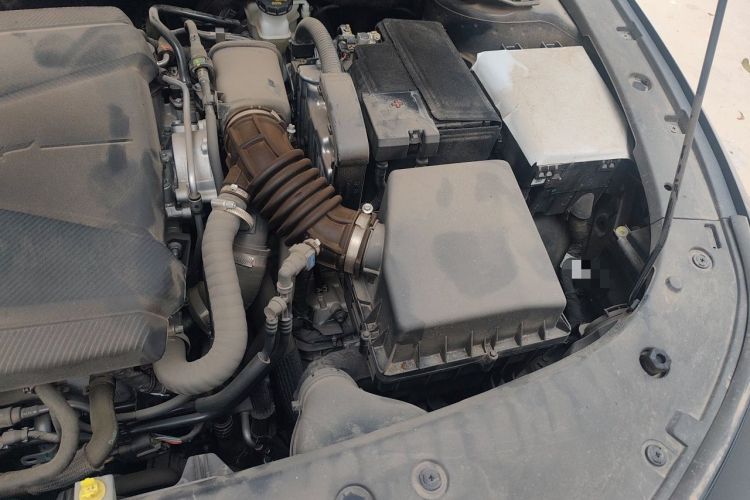 Used CHANGAN UNI-V 2022 1.5T Sport Edition Engine Bay Left