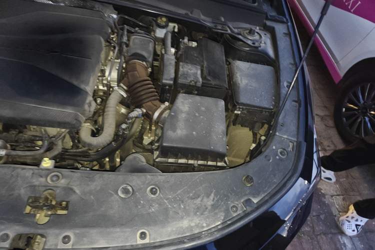 Used CHANGAN UNI-V 2022 1.5T Sport Edition Engine Bay Left
