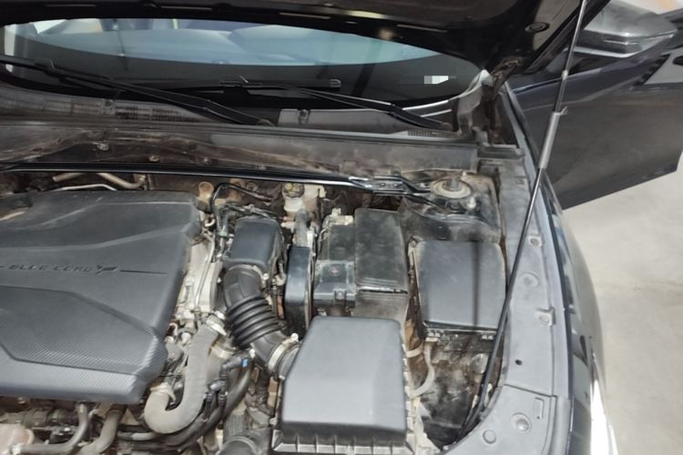 Used CHANGAN UNI-V 2022 1.5T Sport Edition Engine Bay Left